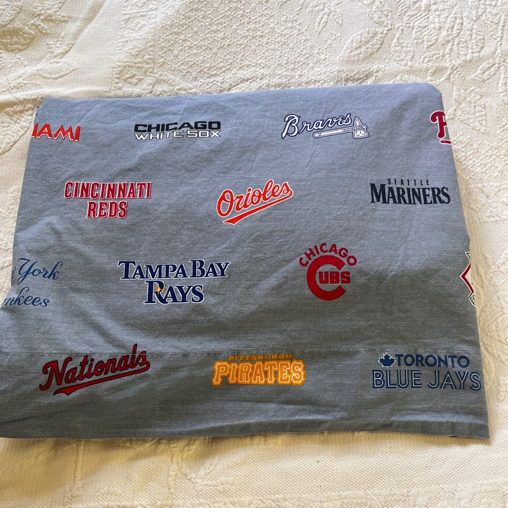 Pottery Barn Teen MLB Full Flat Sheet Gray Baseball Team Logos Organic Cotton